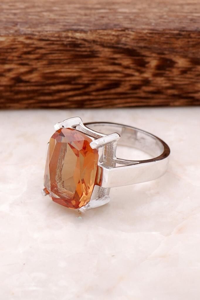 Sultan Taşlı Rodyumlu Gümüş Yüzük 1700