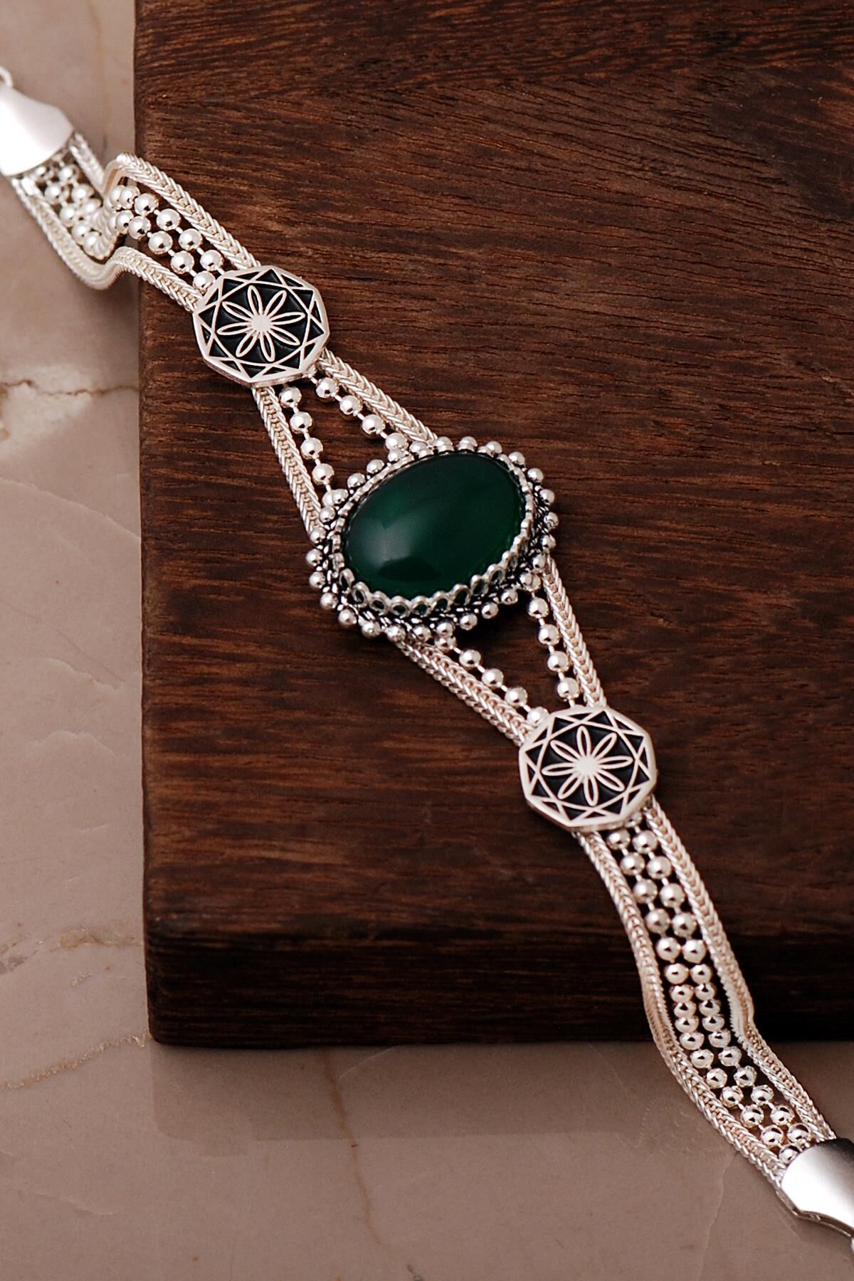 3 Farklı Doğal Taş Seçenekli Anadolu Motifli Midyat Hasırı 925 Ayar Gümüş Oval Bileklik 4888 Yeşil Akik Taşı (Yeşil)