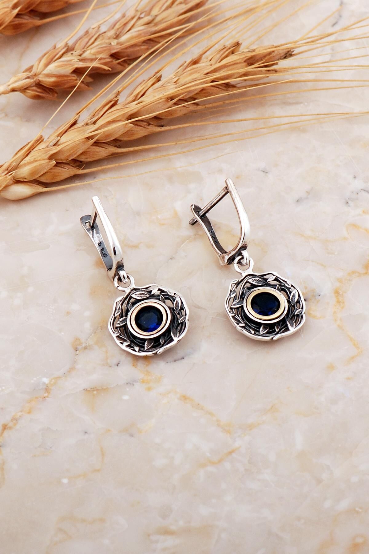 Safir Taşlı Sarmaşık Tasarım Elişi Gümüş Küpe 7203