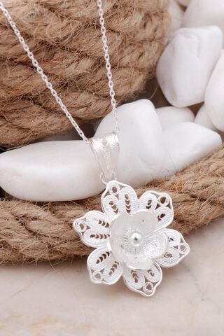 Çiçekli Telkari Elişi Gümüş Kolye 7616