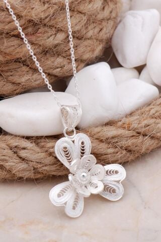 Çiçekli Telkari Elişi Gümüş Kolye 7617