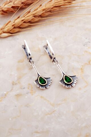 Kök Zümrüt Taşlı Karanfil Çekiç Dövme Elişi Gümüş Küpe 7213