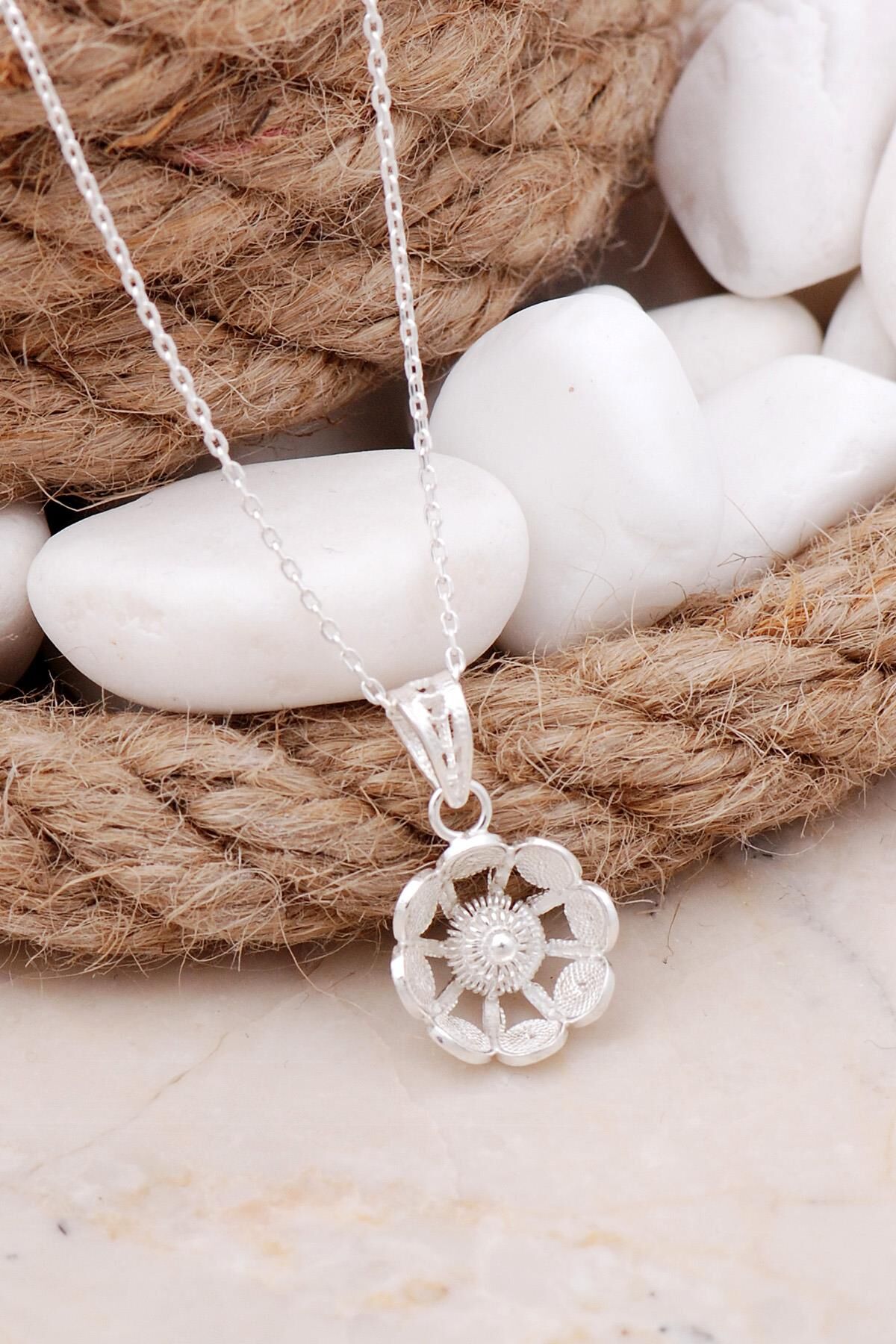 Çiçekli Telkari Elişi Gümüş Kolye 7622