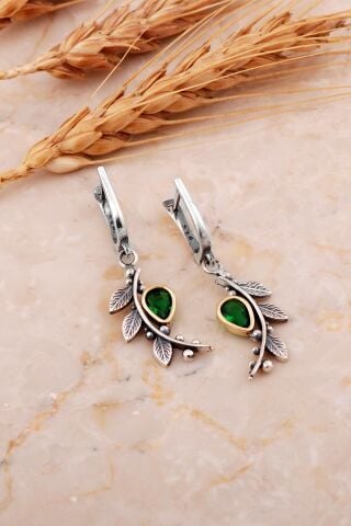 Kök Zümrüt Taşlı Yapraklı Dövme Elişi Gümüş Küpe 7218