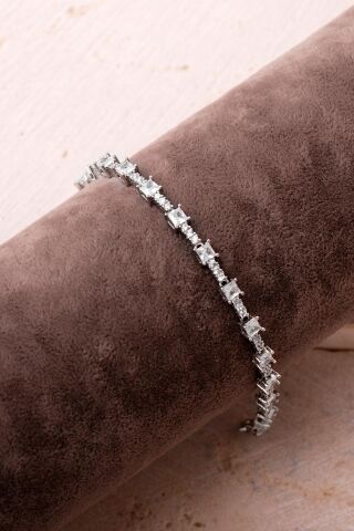 Kare Sıra Taşlı Rodyumlu 925 Ayar Gümüş Bileklik 4901