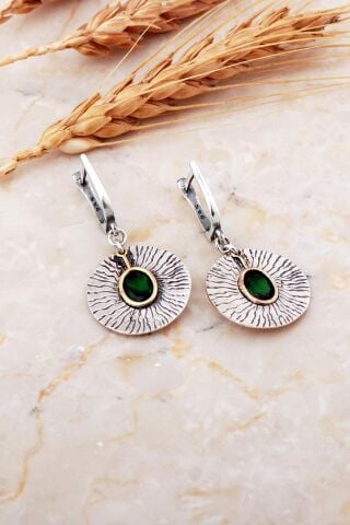 Kök Zümrüt Taşlı Çekiç Dövme Elişi Gümüş Küpe 7225