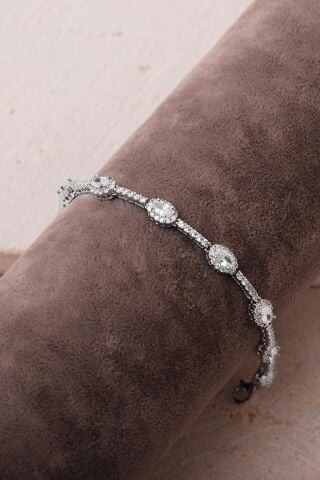 Oval Taşlı Rodyumlu Işıltılı 925 Ayar Gümüş Bileklik 4905