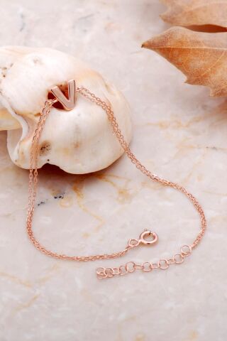 V Harfi Rose Gümüş Bileklik 4255