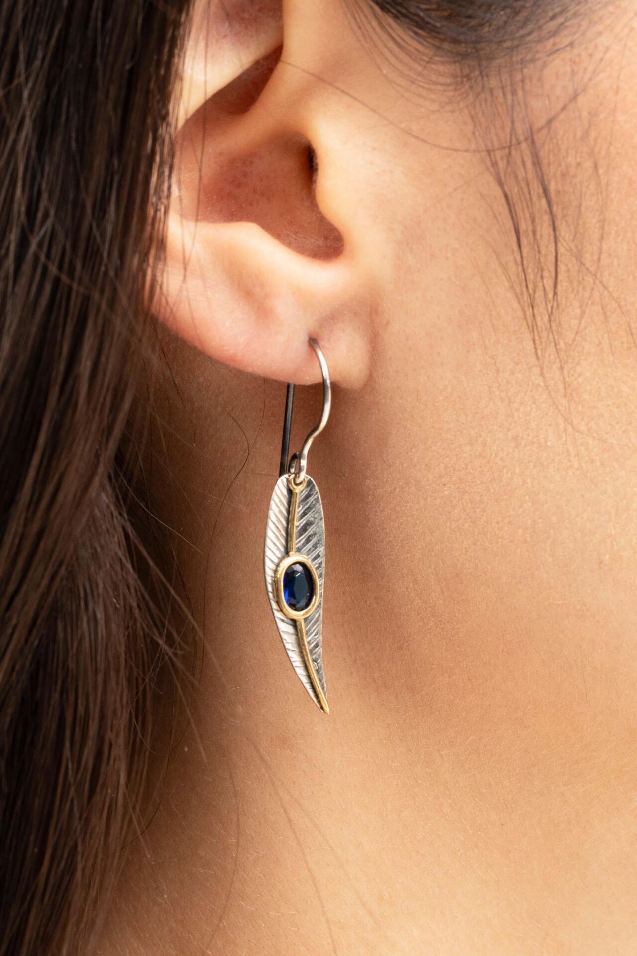 Safir Taşlı Defne Yaprağı Elişi Gümüş Küpe 7226