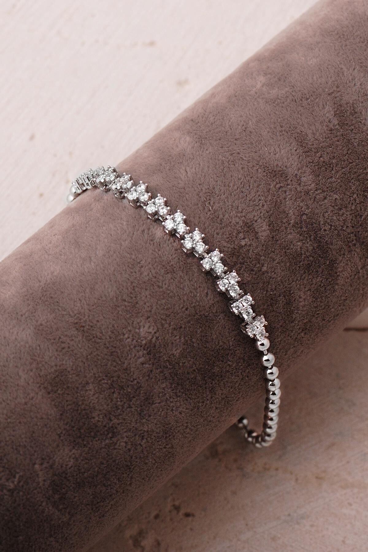 Taşlı Rodyumlu 925 Ayar Gümüş Bileklik 4909