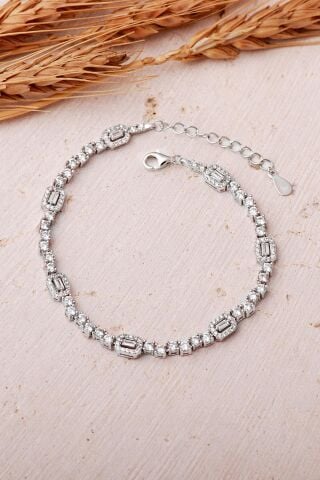 Baget Taşlı Zikzak Su Yolu Rodyumlu 925 Ayar Gümüş Bileklik 4910