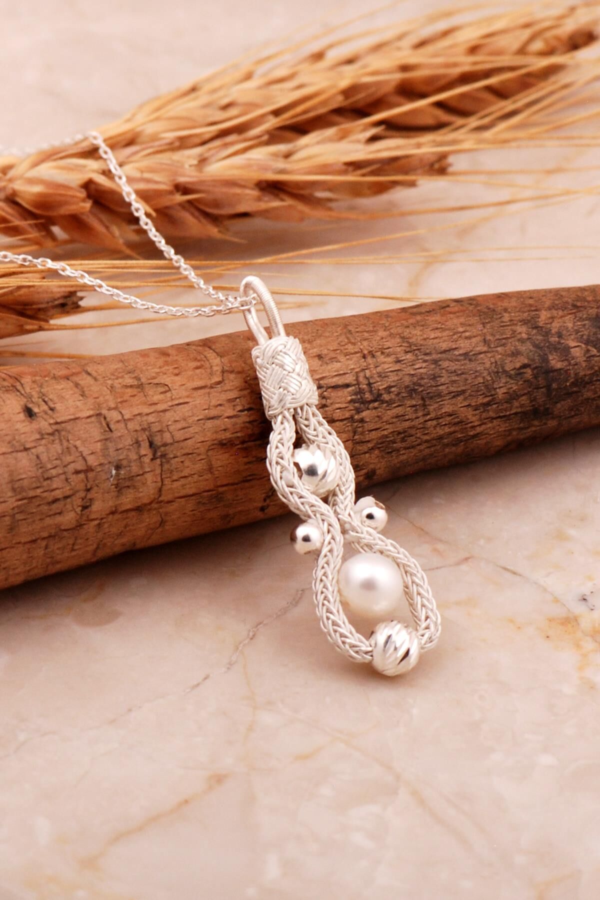 İnci Taşlı Kazaziye İşlemeli Dorika Gümüş Kolye 8006