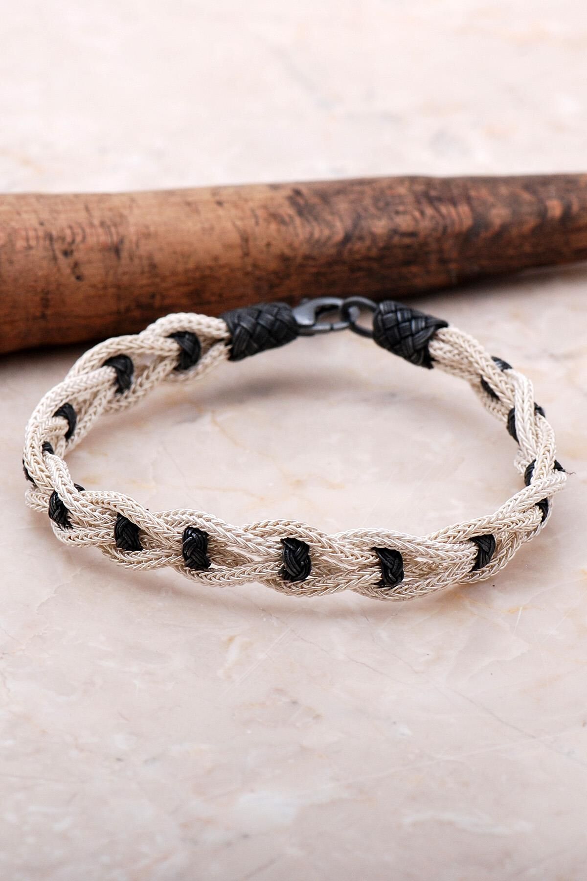 Kazaziye İşlemeli El Örmesi Gümüş Bileklik 3420