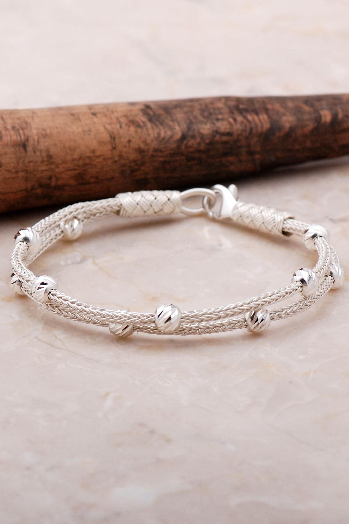 Kazaziye İşlemeli Elişi Dorika 1000 Ayar Gümüş Bileklik 3423