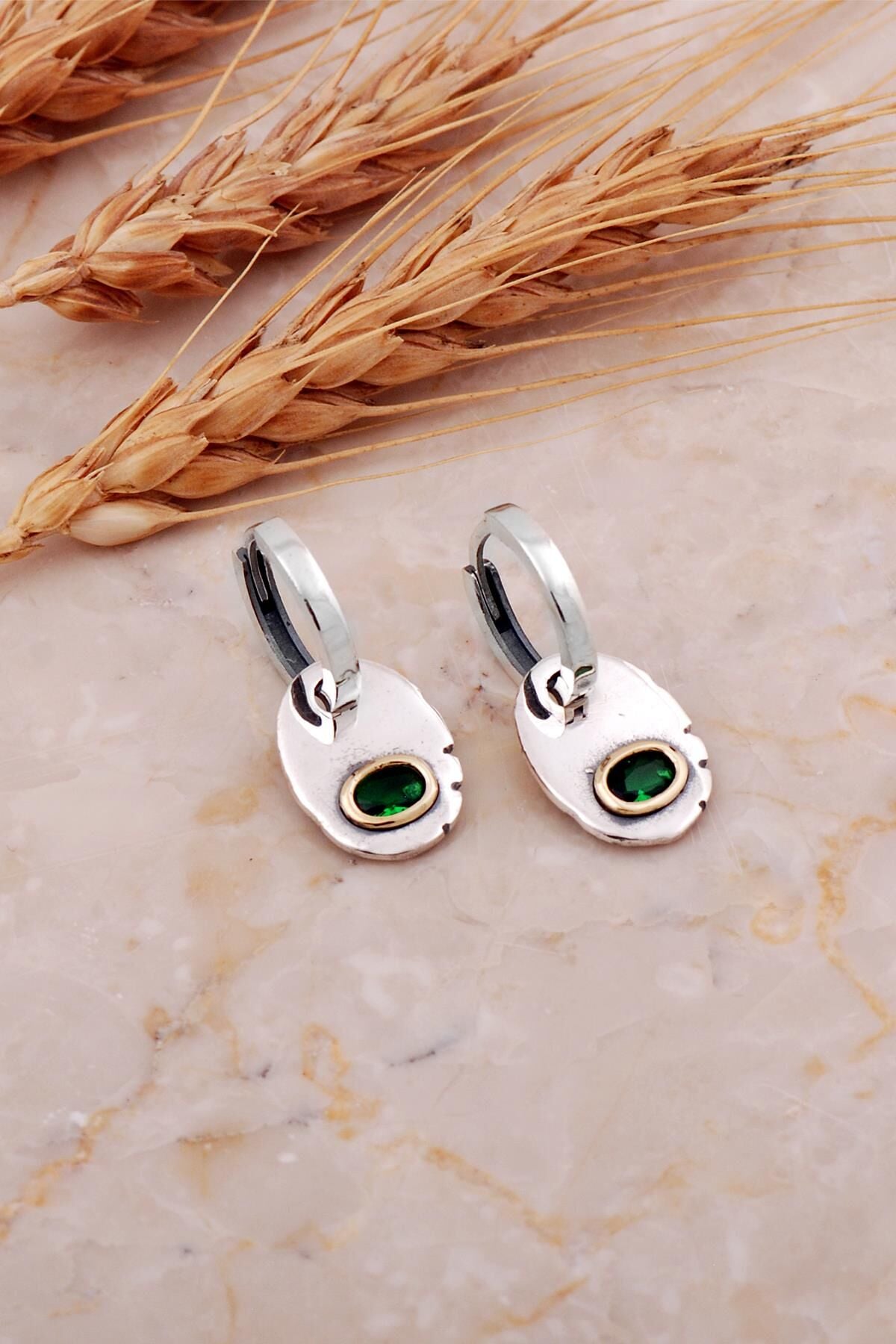 Kök Zümrüt Taşlı Plaka Elişi Gümüş Halka Küpe 7241