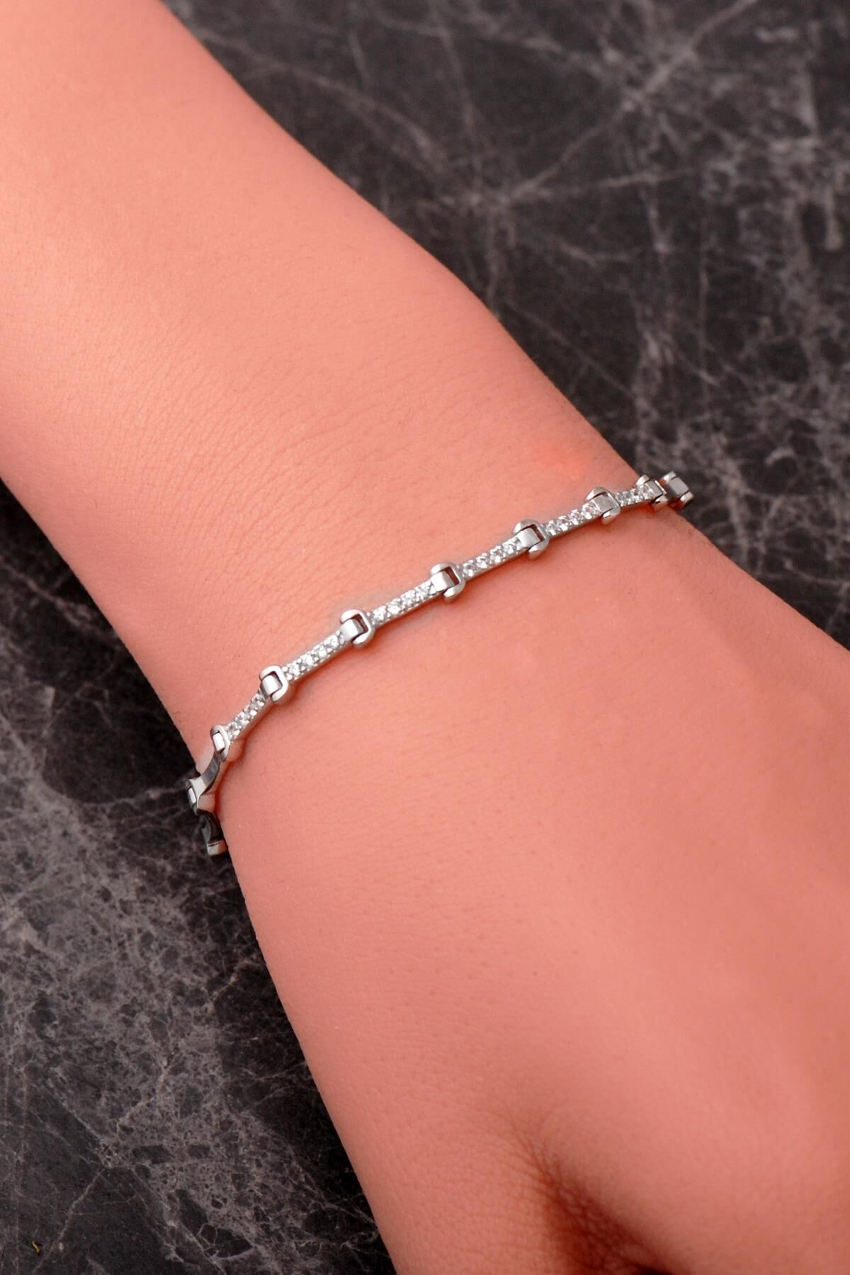 Rodyumlu 925 Ayar Gümüş Taşlı Zincir Bileklik 4916