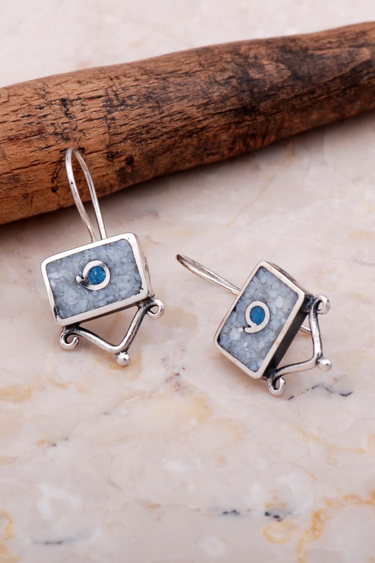 Antik Mozaik İşlemeli Sedef Taşlı Gümüş Küpe 6056