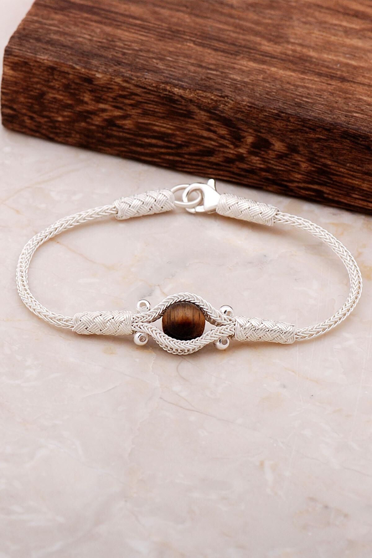 Kazaziye İşlemeli Kaplangözü Taşlı Gümüş Bileklik 3256