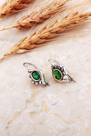 Kök Zümrüt Taşlı Göz Tasarım Elişi Gümüş Küpe 7246