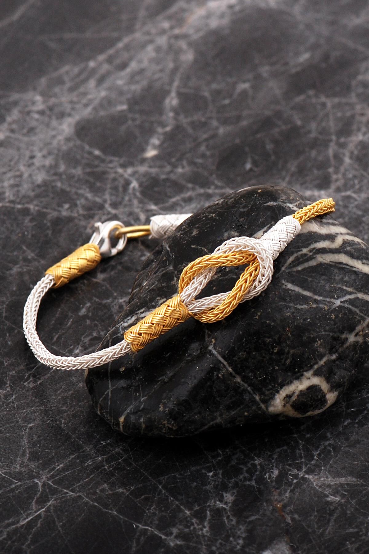 Kazaziye İşlemeli Altın Kaplama Sonsuzluk Elişi Gümüş Bileklik 4758