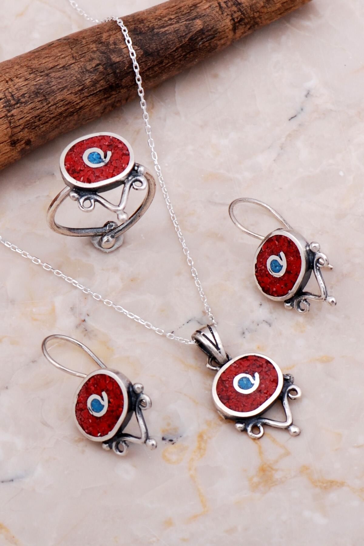 Antik Mozaik İşlemeli Mercan Taşlı Gümüş Set 2623