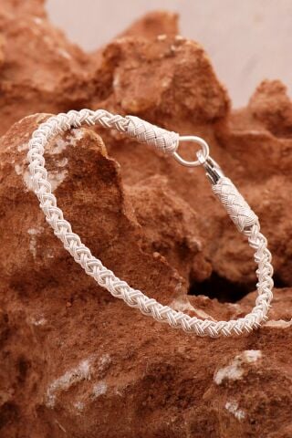 Kazaziye İşlemeli Tasarım Örgü Gümüş Bileklik 4602