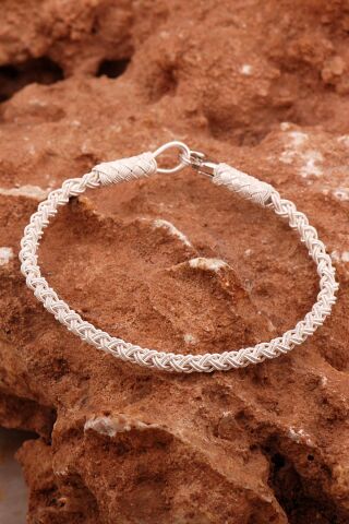 Kazaziye İşlemeli Tasarım Örgü Gümüş Bileklik 4602