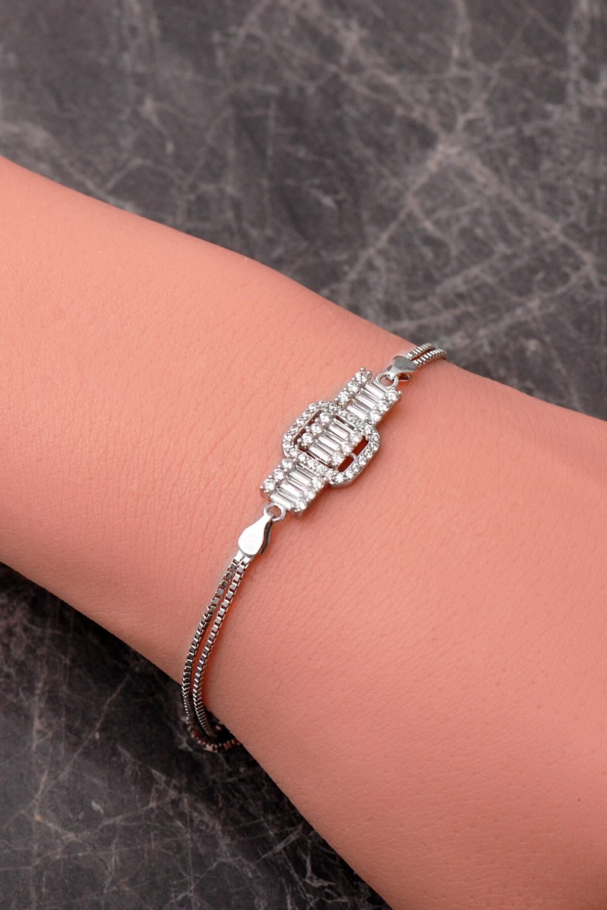Baget Taşlı Rodyumlu 925 Ayar Gümüş Bileklik 4932