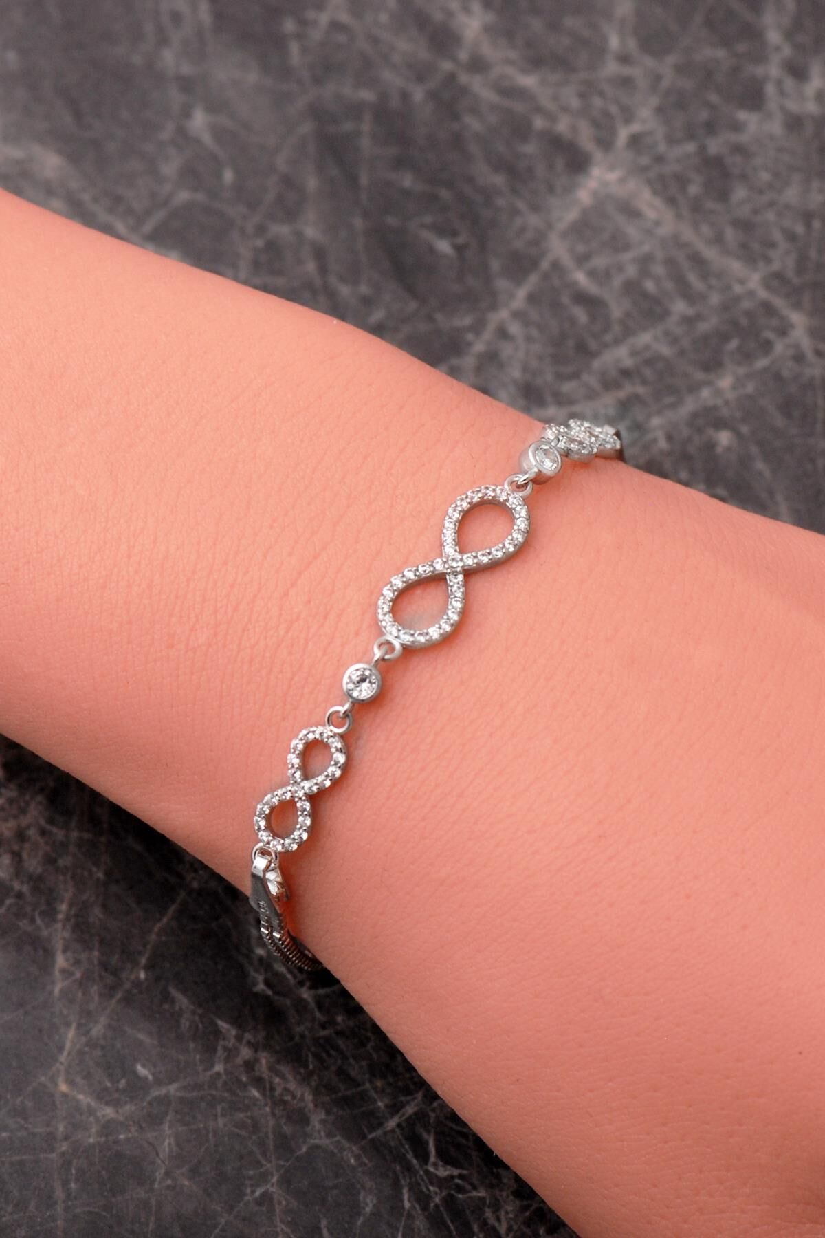 Üçlü Sonsuzluk Rodyumlu 925 Ayar Gümüş Bileklik 4933