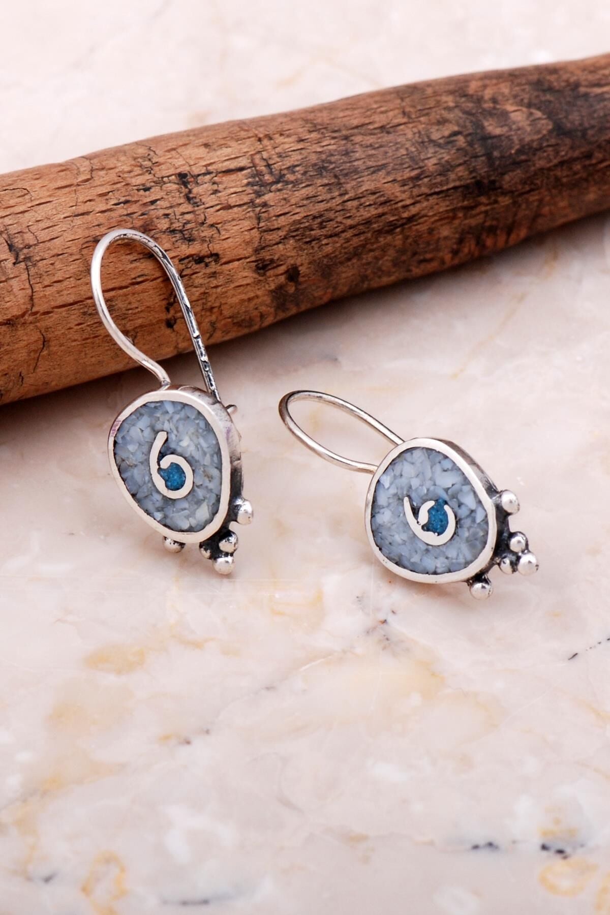 Antik Mozaik İşlemeli Sedef Taşlı Gümüş Küpe 6068