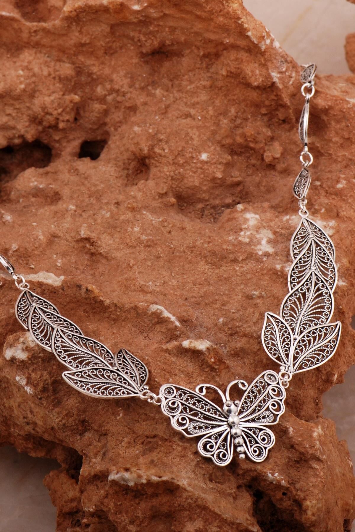 Kelebek Tasarımlı Telkari İşlemeli Gümüş Gerdanlık Kolye 8008