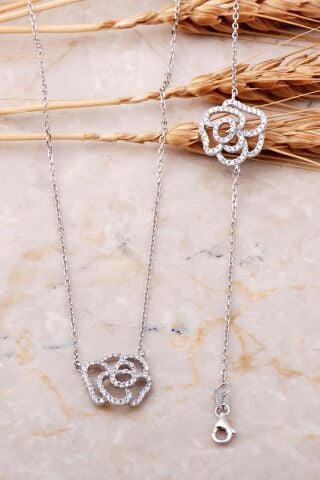 Zirkon Taşlı Gül Tasarımlı Rodyumlu Gümüş Set 970
