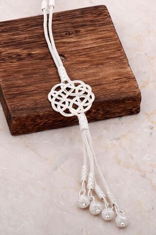 Kazaziye İşlemeli Aşk Düğümü Gümüş Uzun Kolye 6726