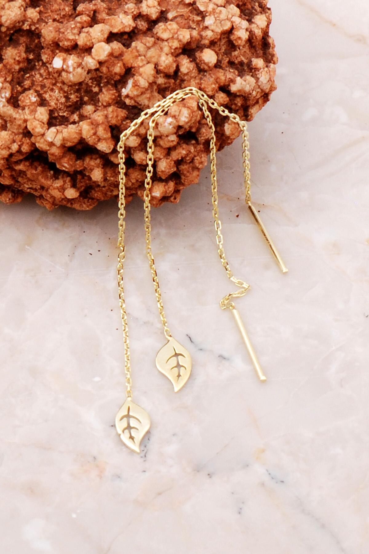 Yaprak Altın Yaldızlı Gümüş Zincir Küpe 5193