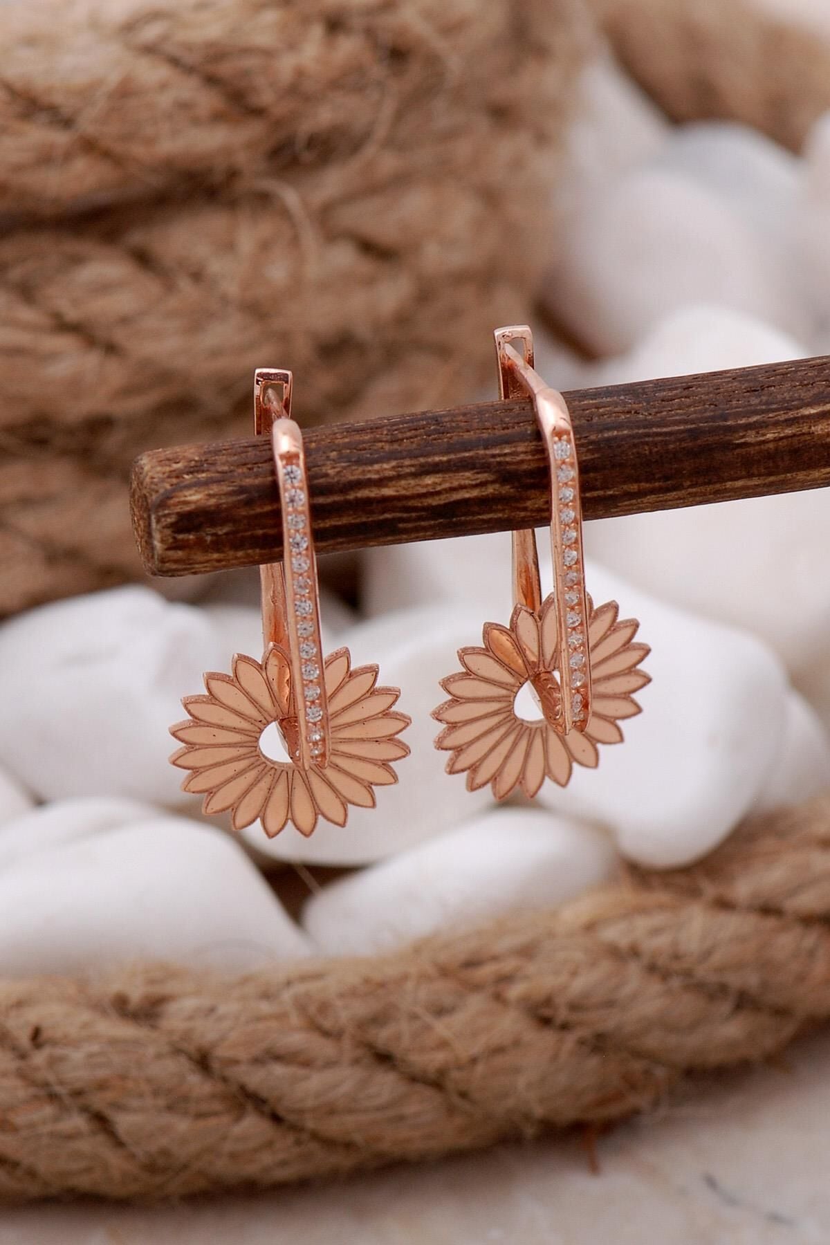 Papatya Taşlı Rose Halka Gümüş Küpe 5744