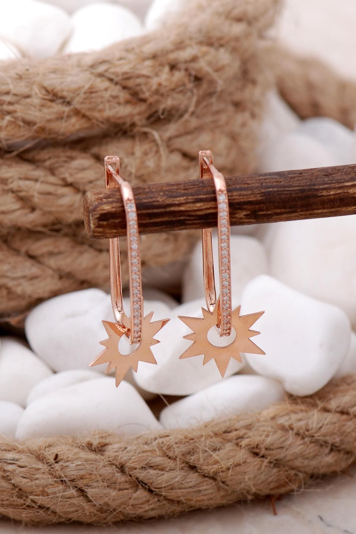 Güneş Taşlı Rose Halka Gümüş Küpe 5750