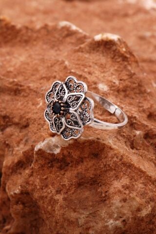 Safir Taşlı Telkari İşlemeli Gümüş Çiçek Yüzük 5813