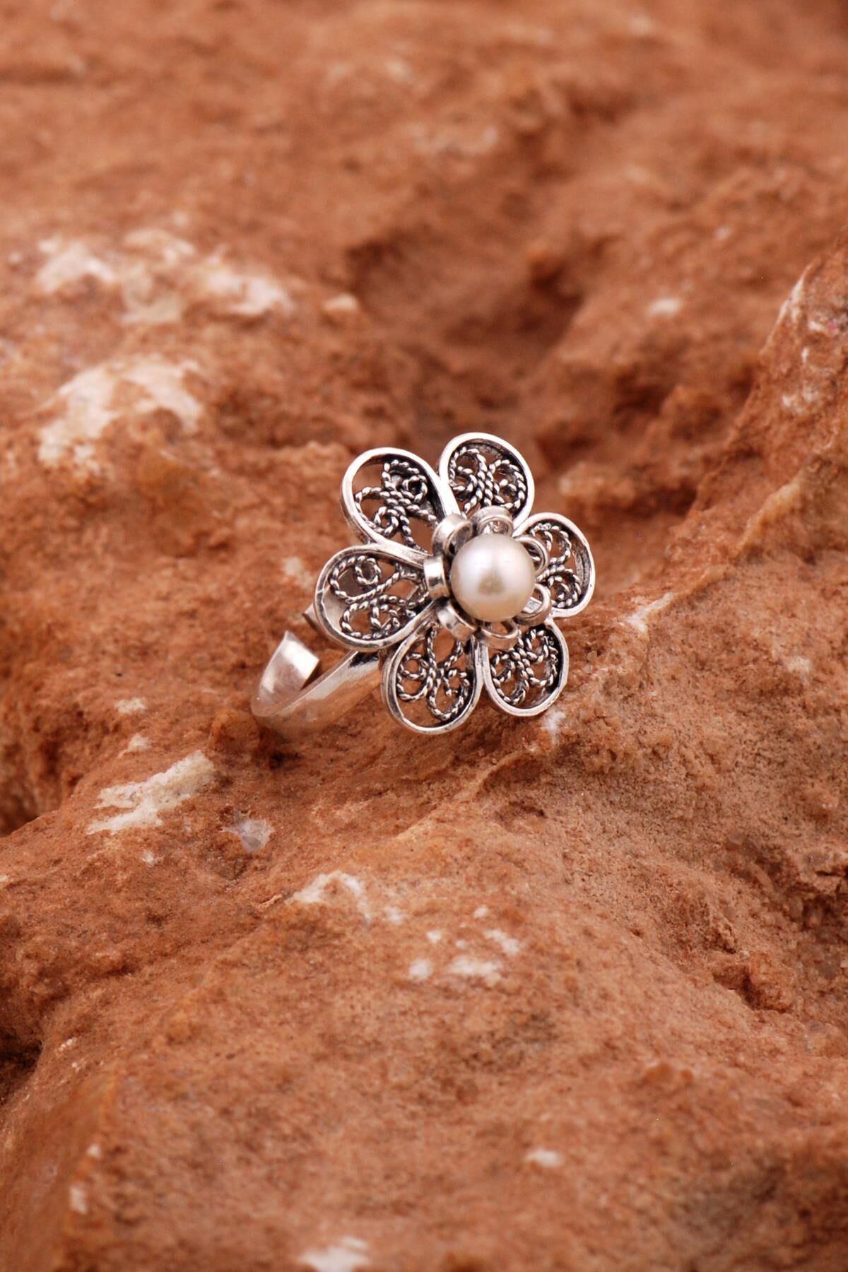 İnci Taşlı Telkari İşlemeli Gümüş Çiçek Yüzük 5816