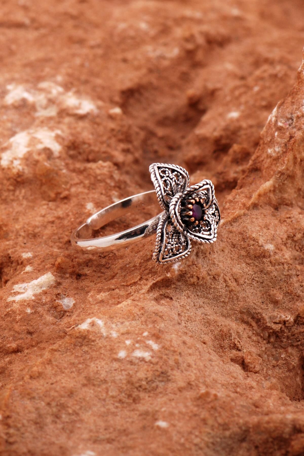 Kök Yakut Taşlı Açelya Çiçeği Telkari İşlemeli Gümüş Yüzük 5820