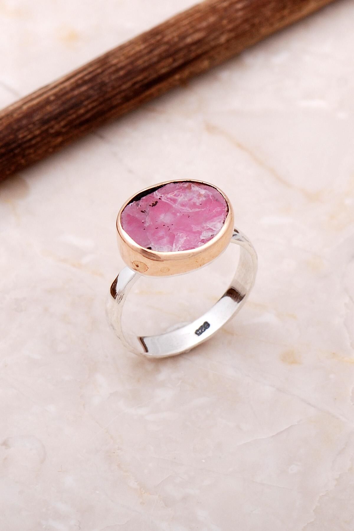 Pembe Kuvars Taşlı Elişi Trend Gümüş Yüzük 3051