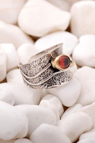 Lal Taşlı Çekiç Dövme Elişi Gümüş Yüzük 3476