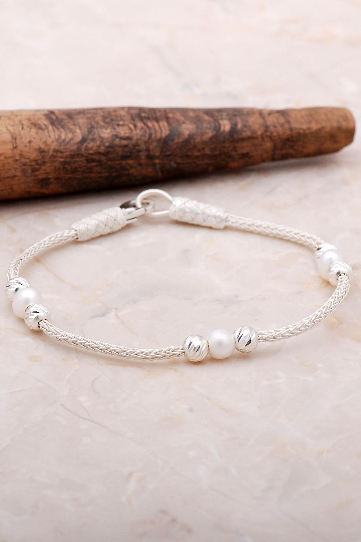 Kazaziye Dorissa İnci Taşlı Gümüş Bileklik 3464