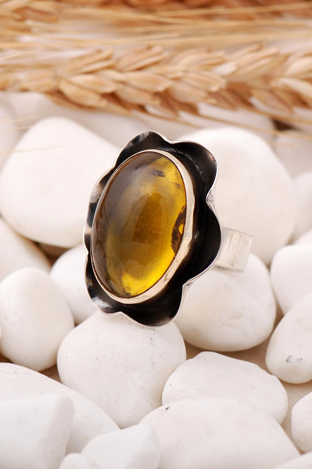 Kehribar Taşlı Elişi Gümüş Yüzük 3477