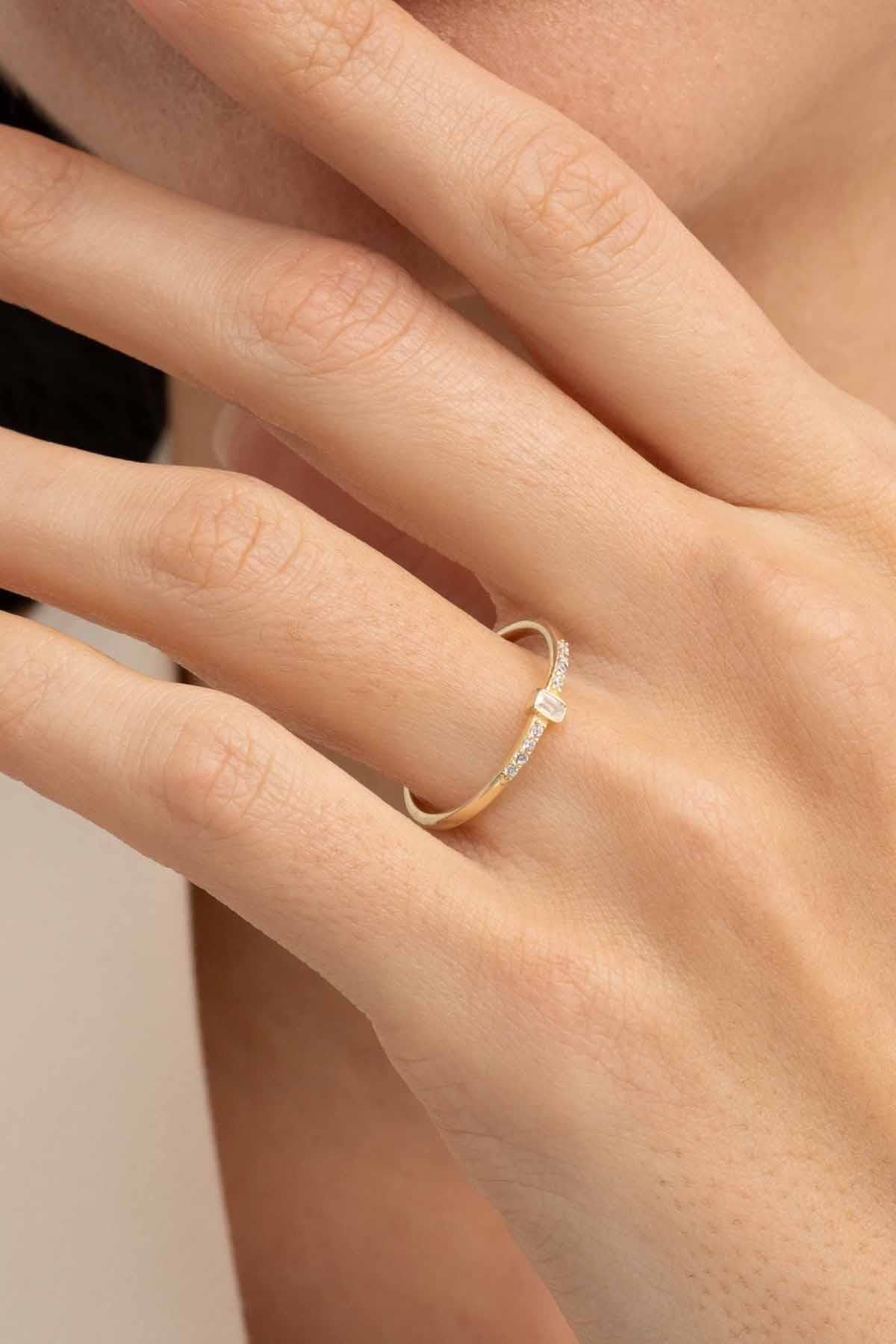 Baget Taşlı Altın Kaplama Gümüş İnce Yüzük 5971