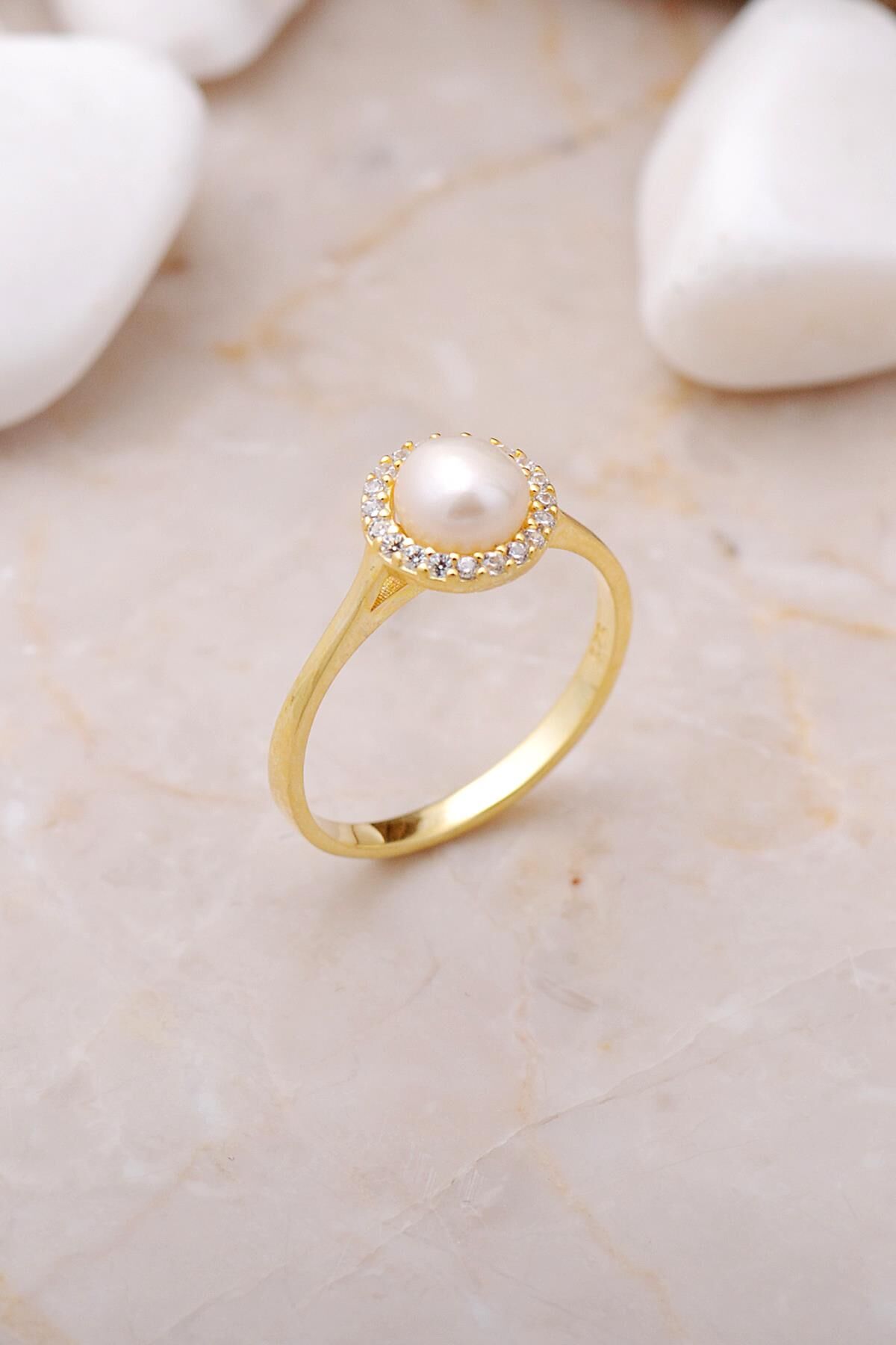 İnci Taşlı Altın Yaldızlı Gümüş Trend Yüzük 3481