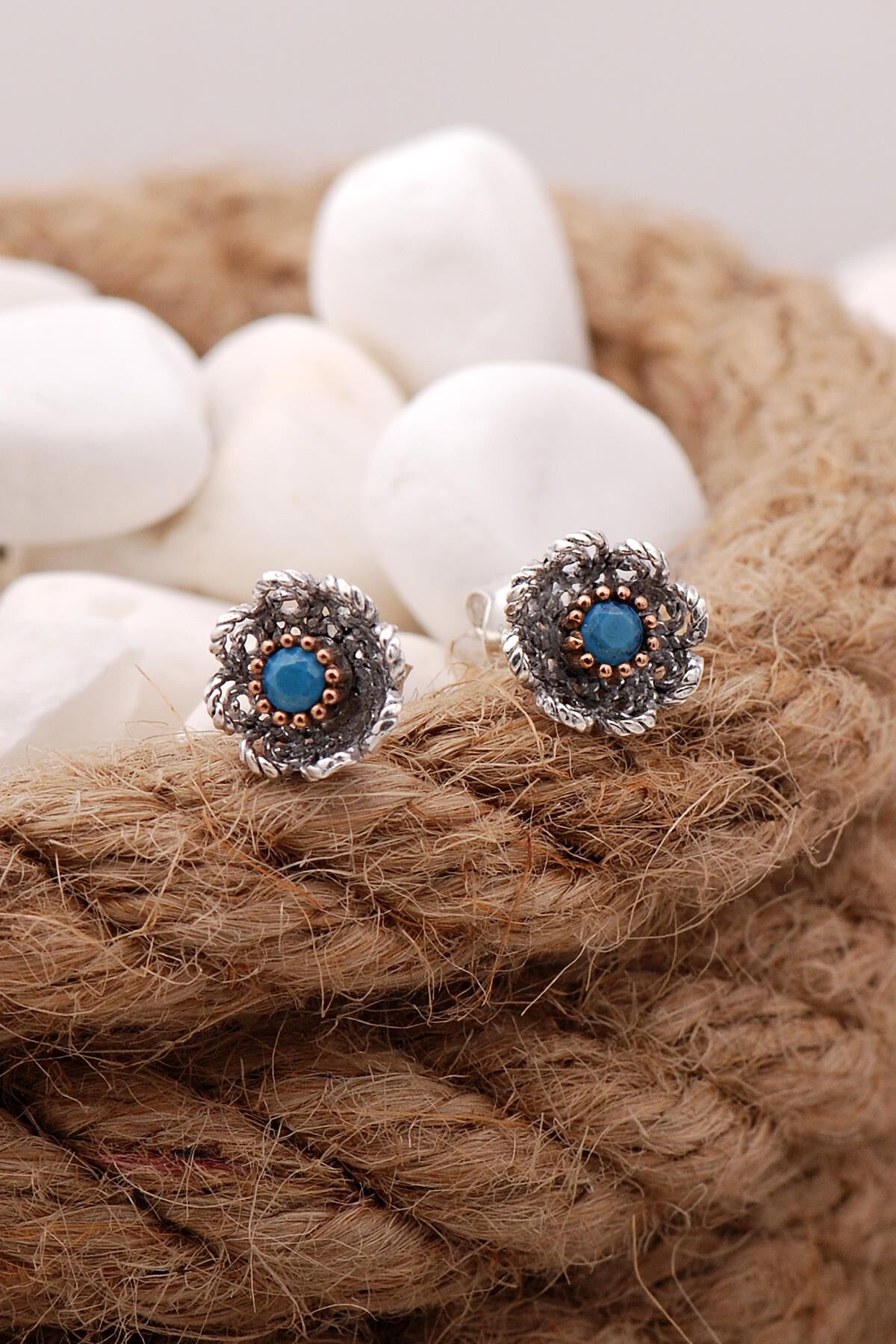 Turkuaz Taşlı Telkari Elişi Gül Gümüş Küpe 5576