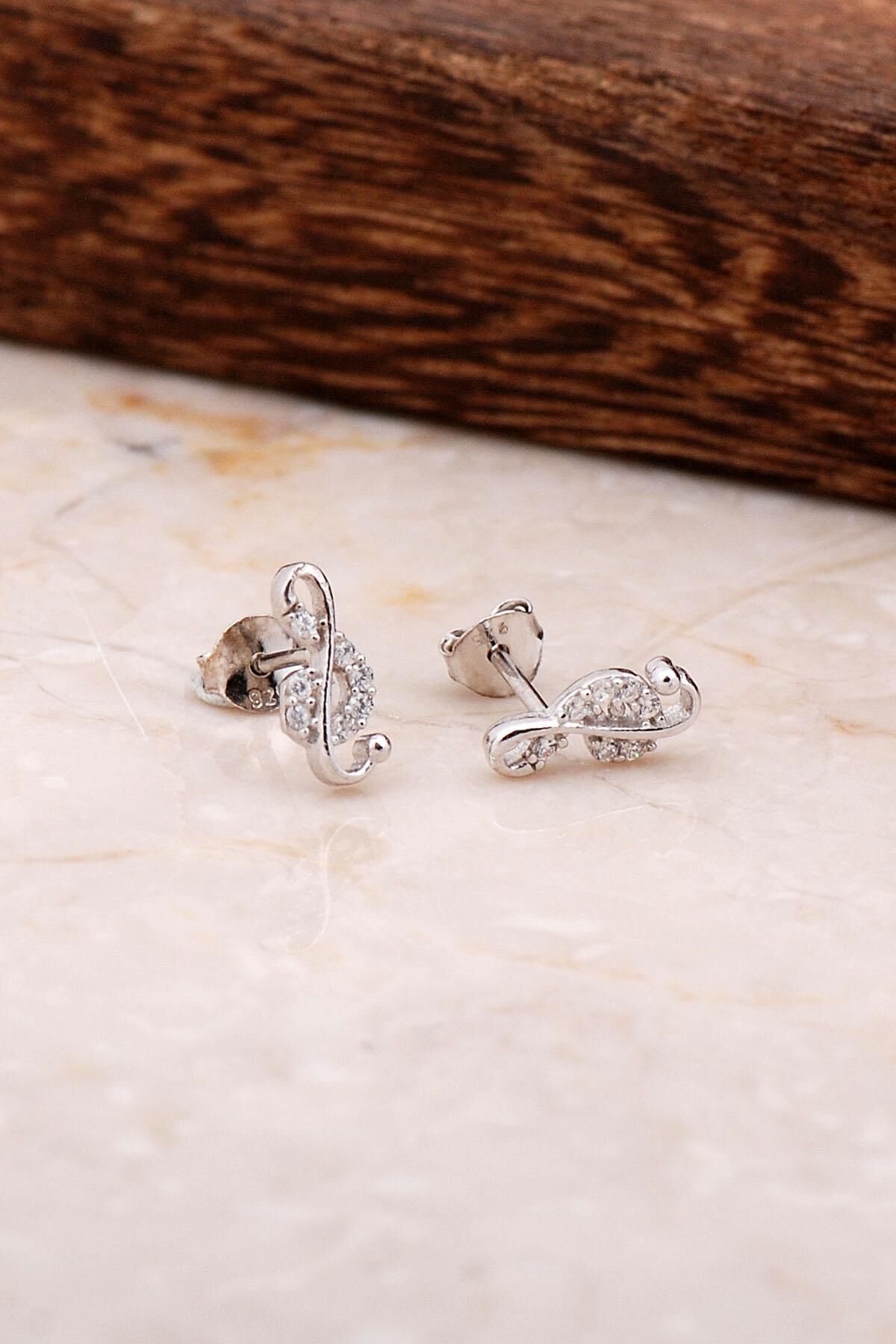 Sol Anahtar Gümüş Küpe 4822