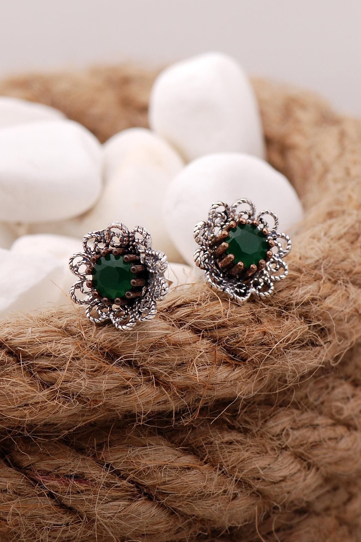 Zümrüt Taşlı Telkari Elişi Gümüş Küpe 5581