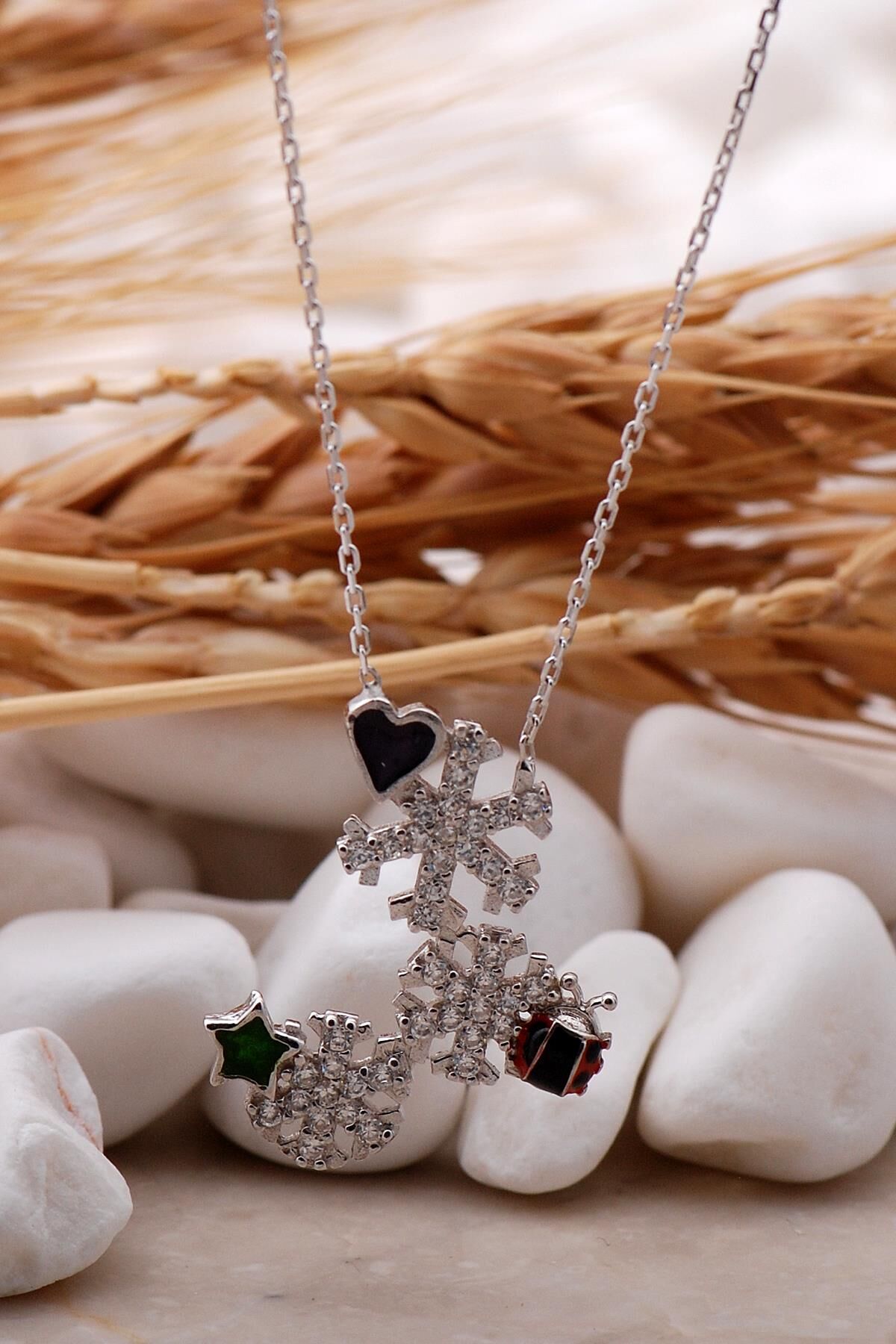 Kar Tanesi Rodyumlu Gümüş Şans Kolye 7396