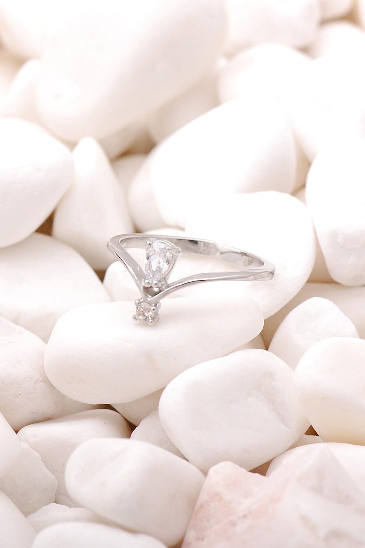 Su Damlası Rodyumlu Gümüş Tasarım İnce Yüzük 3487